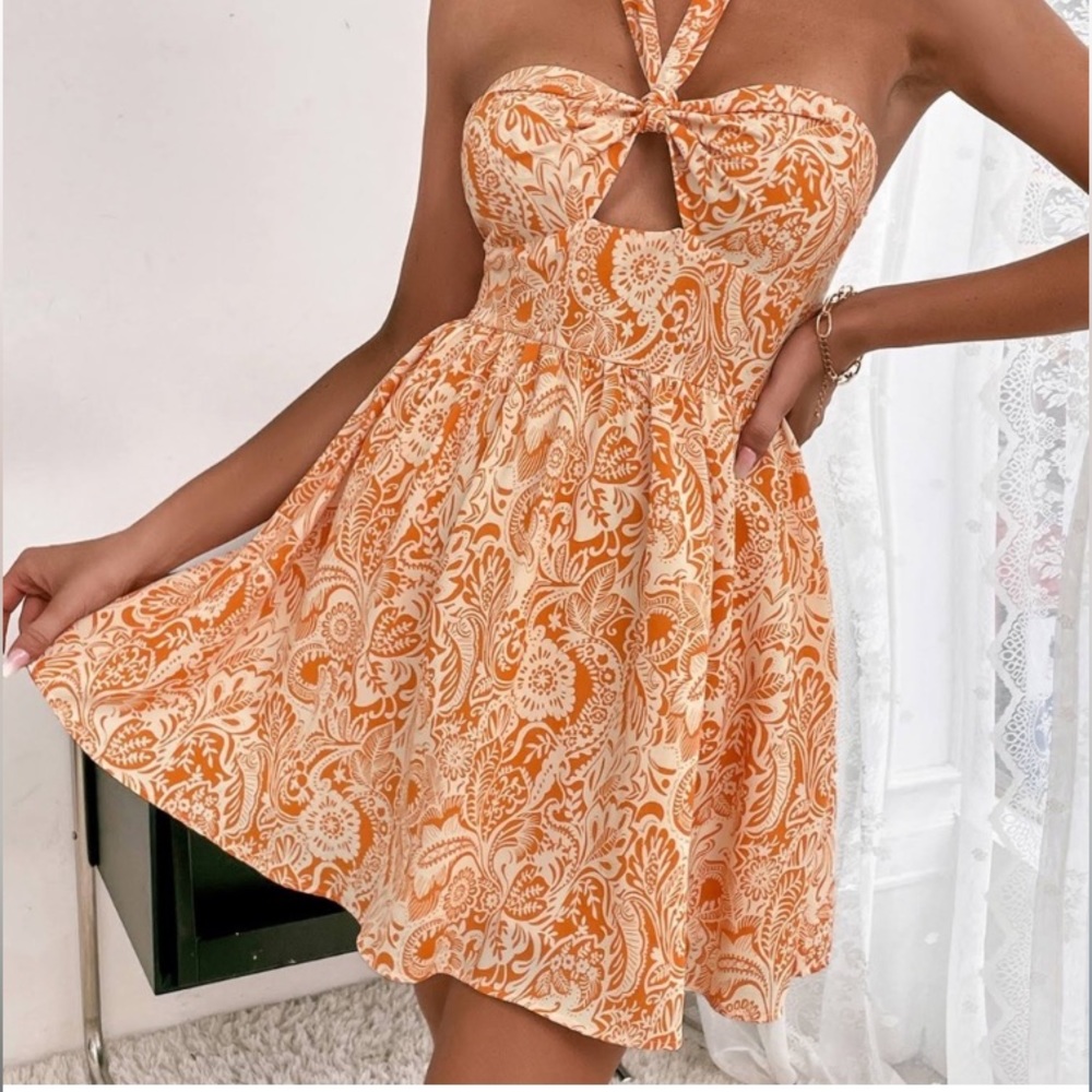 Loness Paisley Print Cut Out Front Tie Backless Halter Dress Size 6